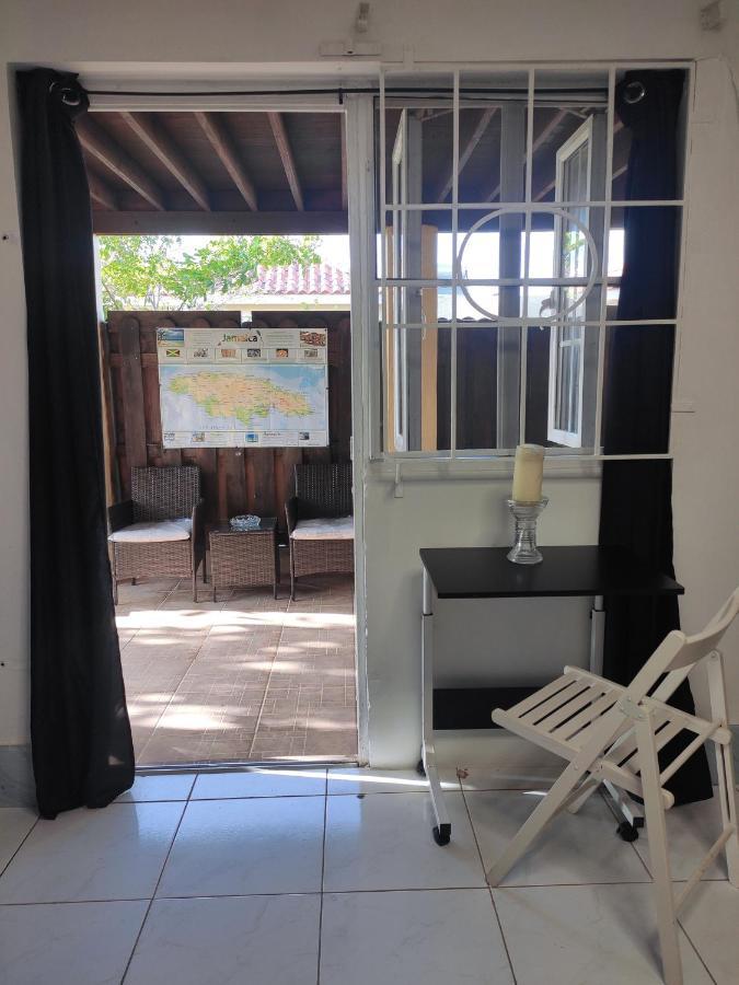 Garden Studio Flat Mango Walk Appartement Montego Bay Buitenkant foto